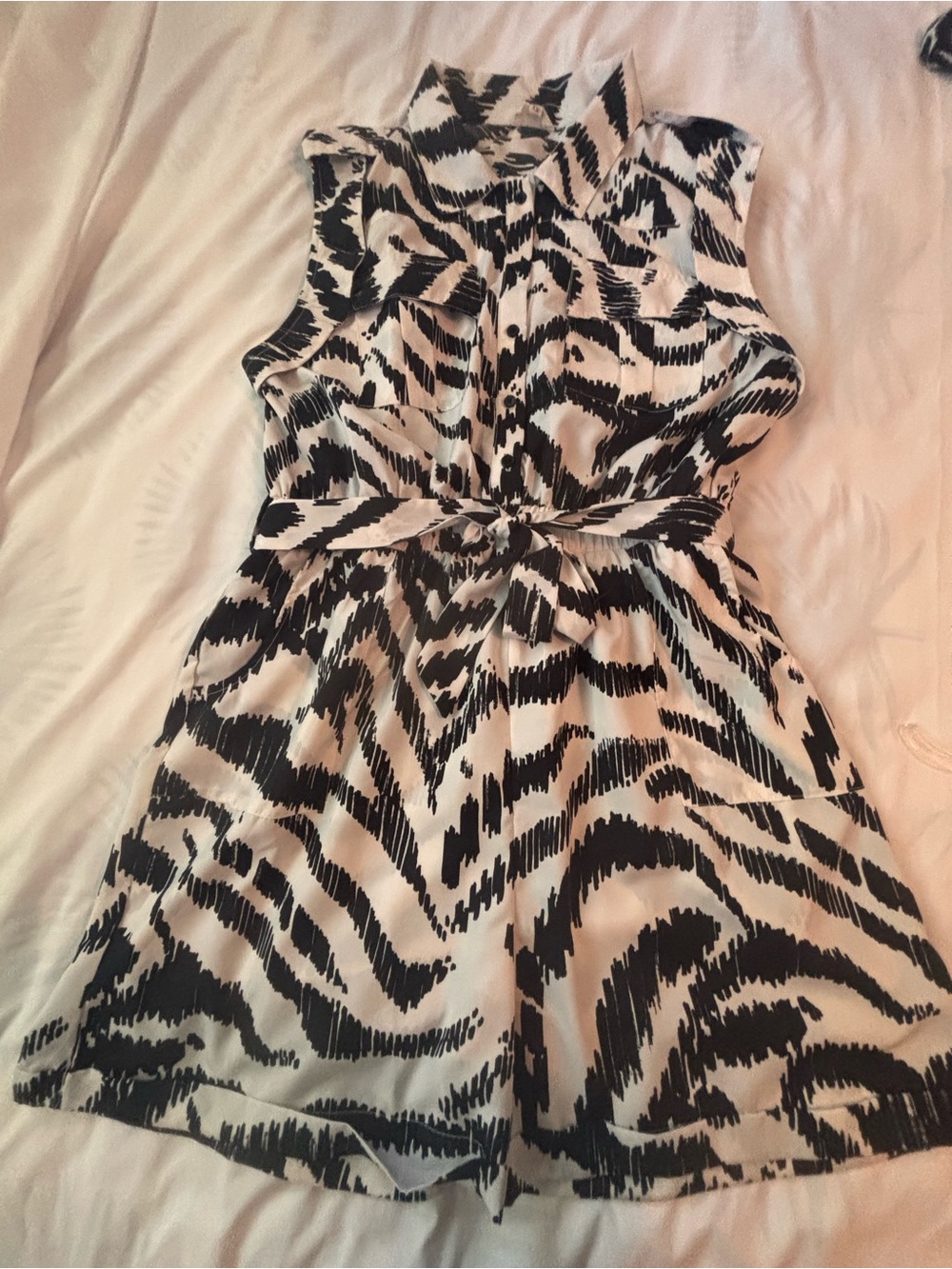 Sleeveless Black and White Printed Tie-Waist Romper